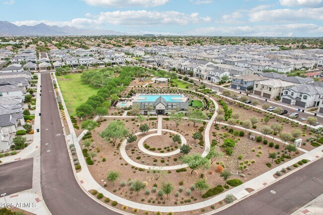 Building Photo - 4869 E Muriel Dr