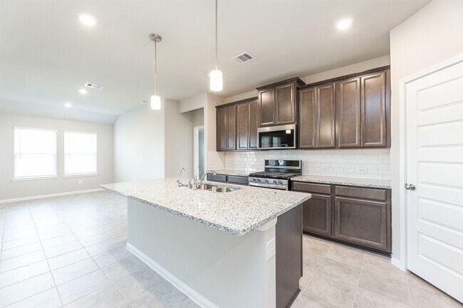 Building Photo - 2031 Stella Pne Dr