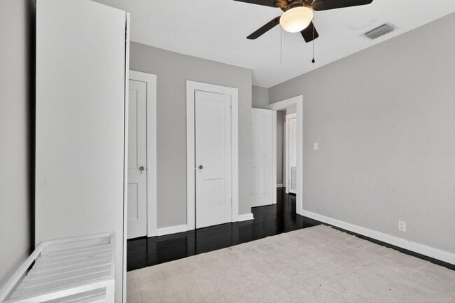 Building Photo - 412 El Prado