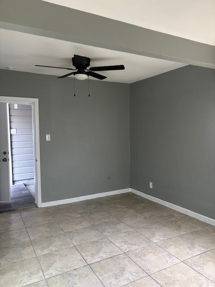 Building Photo - 1033 Pasadena St