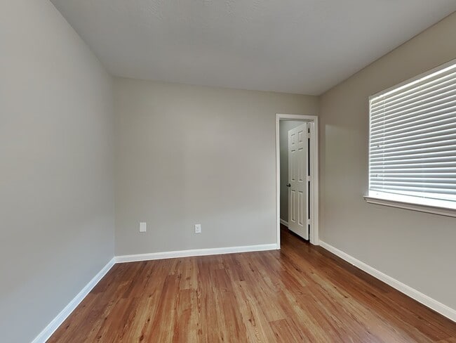 Building Photo - 22310 Queenbury Hills Dr