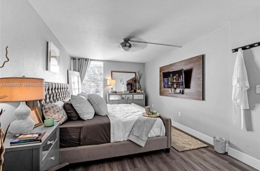 Building Photo - 830 NW 87th Ave