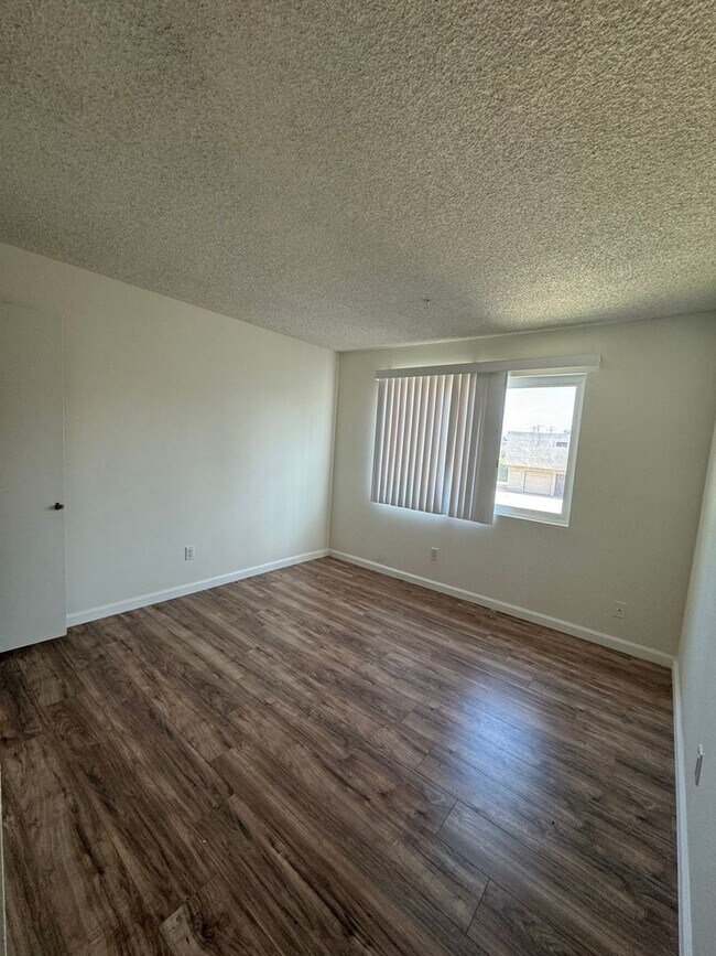 Building Photo - 17762 Paseo Cir