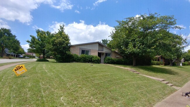 Building Photo - Location....Location....Location....