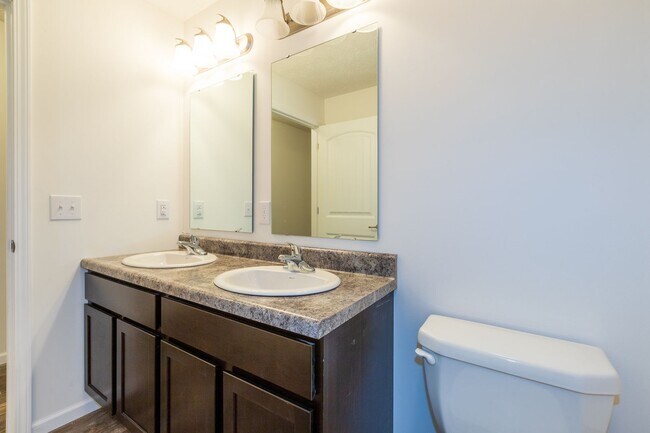 Building Photo - Charming 3-Bedroom Home with Spacious Yard in North Tulsa