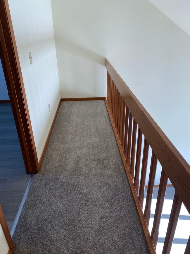 Building Photo - 10300 W Beacon Hill Dr