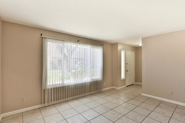 Building Photo - 3925 S Mill Ave