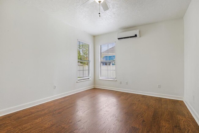 Building Photo - 409 Quitman St