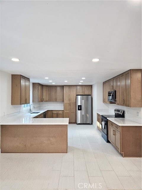 Building Photo - 2641 Valley View Ave