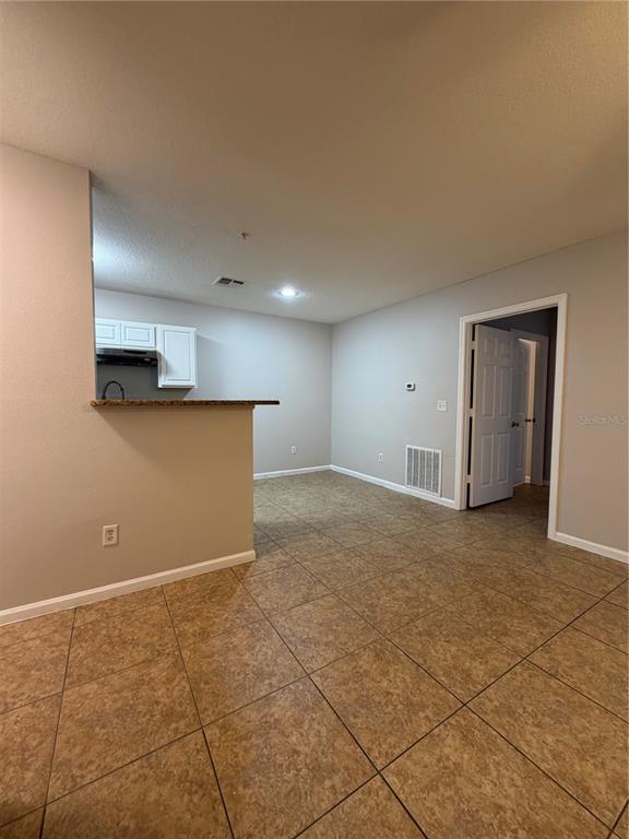 Building Photo - 4316 S Kirkman Rd