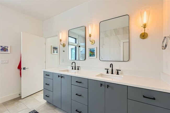 Building Photo - 3811 Taniguchi St