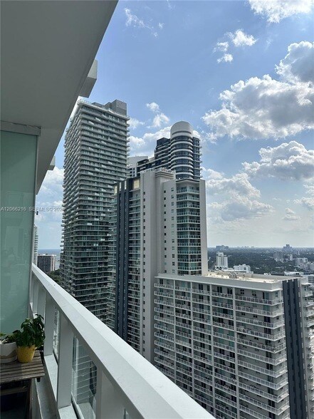 Building Photo - 1080 Brickell Ave