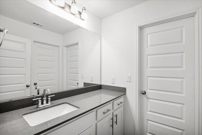 Building Photo - 405 Arrowhead Vine St