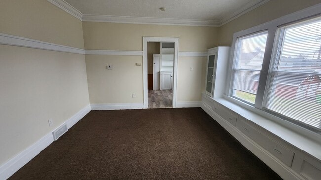 Building Photo - 4646 Blythin Rd