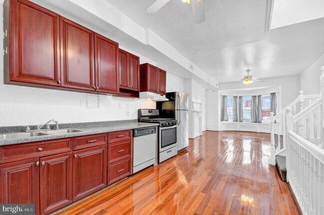 Building Photo - 1852 5th St NW