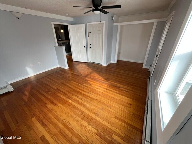 Building Photo - 715 Hudson Ave