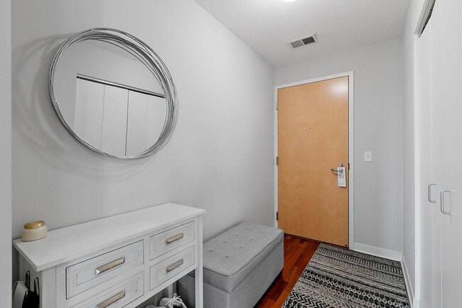 Building Photo - 929 Portland Ave