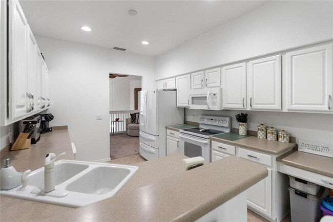 Building Photo - 6989 Prosperity Cir