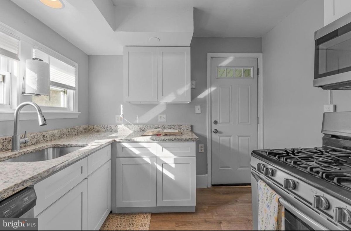 Building Photo - 4513 Woodlea Ave