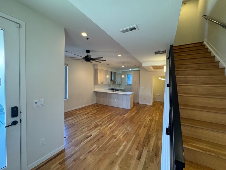 Building Photo - 2625 W 25th Ave