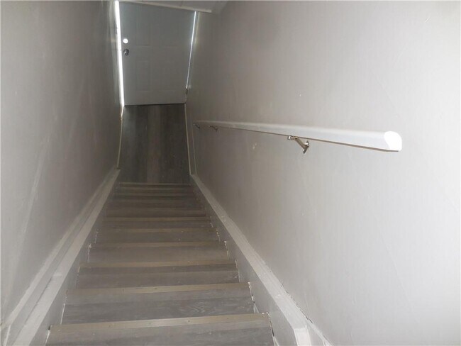 Building Photo - 14 Maurice Ln