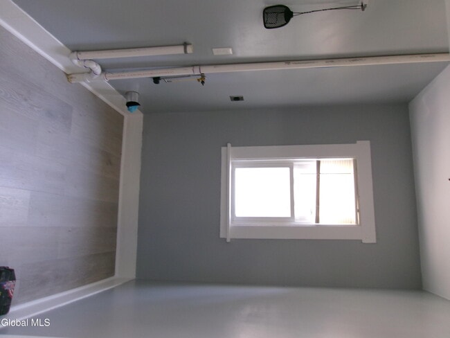 Building Photo - 1338 Parkwood Blvd