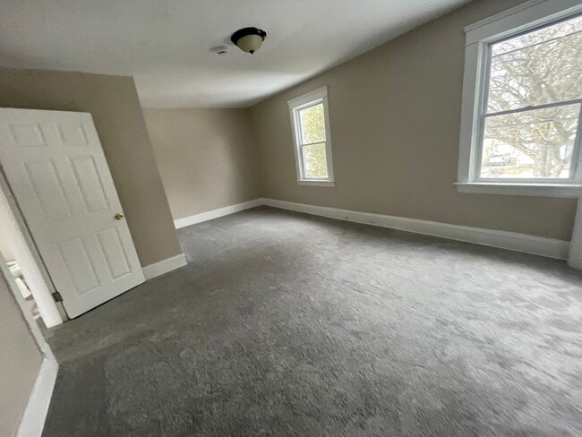 Building Photo - Section 8 & EDEN Accepted – Move-In Ready Comfort for Your Next Chapter in Cleveland!