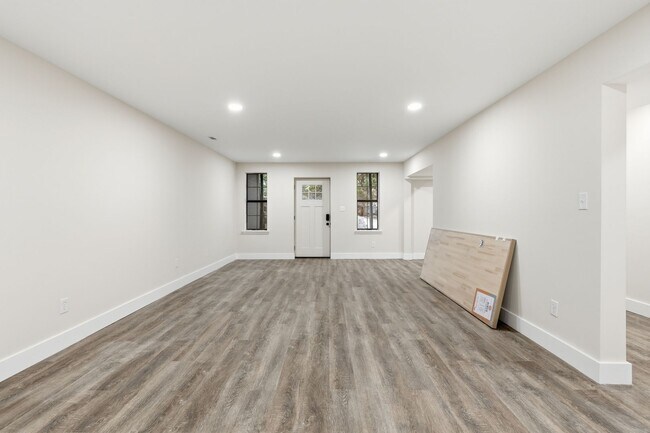 Building Photo - 6008 Champion Rd