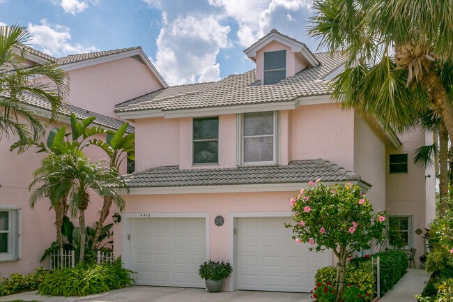 Building Photo - 4409 Fairway Dr N