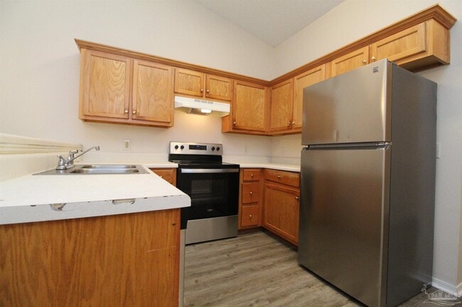 Building Photo - 5600 W Shore Dr