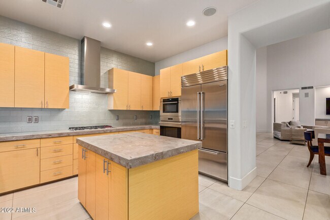 Building Photo - 7479 E Sunnyvale Dr