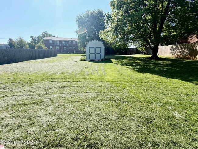 Building Photo - 6216 Hillcrest Ct