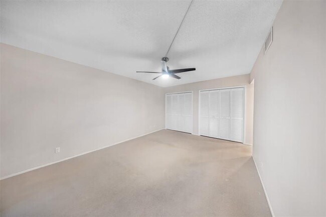 Building Photo - 805 Cypress Blvd