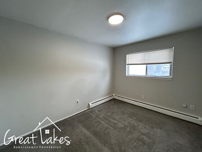 Building Photo - Charming 3 Bedroom 1 Bathroom now available for rent