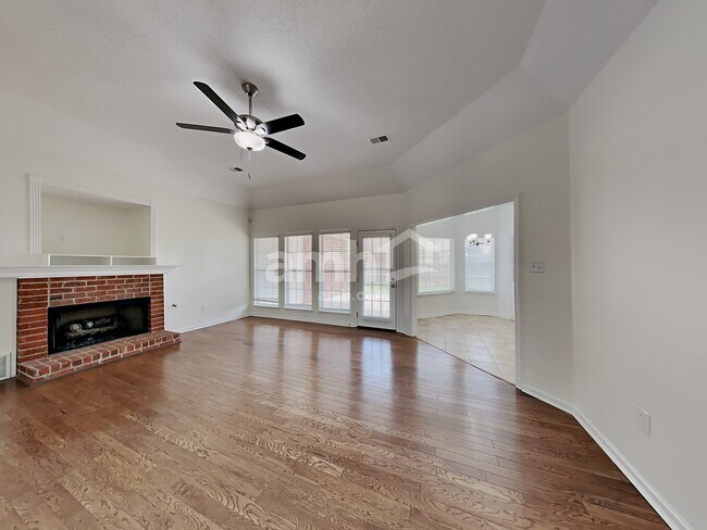 Building Photo - 5634 Broadway Dr W