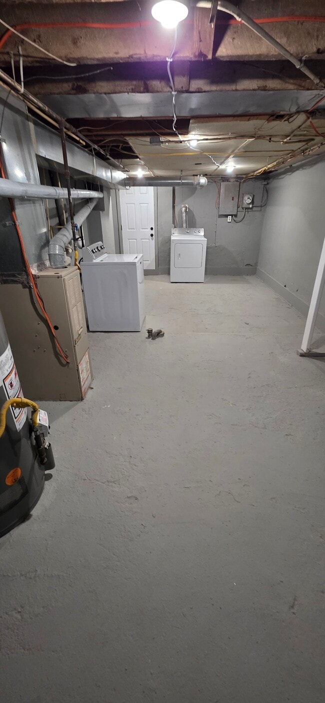 Building Photo - 502 N Curley St