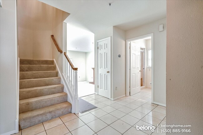 Building Photo - 511 Saint Thomas Ln