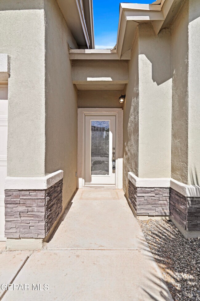 Building Photo - 1117 Summer Rain St