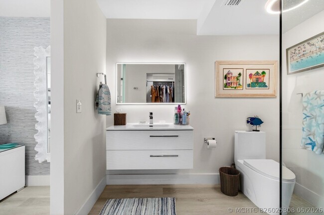 Building Photo - 1236 Hillsboro Mile