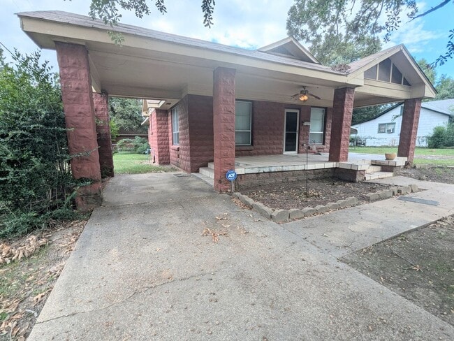 Coming Soon! 3 Bed, 1 Bath on Arkansas Side - Coming Soon!  3 Bed, 1 Bath on Arkansas Side