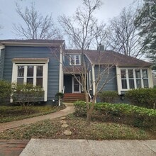 Building Photo - Beautiful End unit Townhome for rent