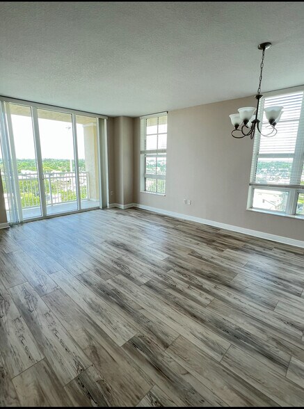 Building Photo - 350 N Federal Hwy