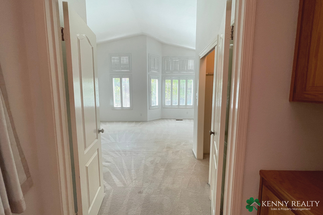 Building Photo - Stunning 3 Bedroom, 2 Bathroom Home in San Carlos