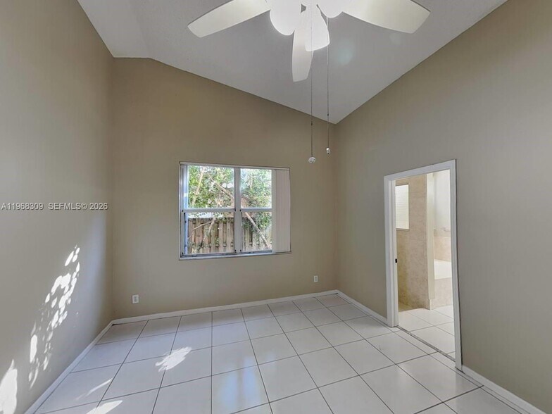 Building Photo - 1495 SW 105th Ave