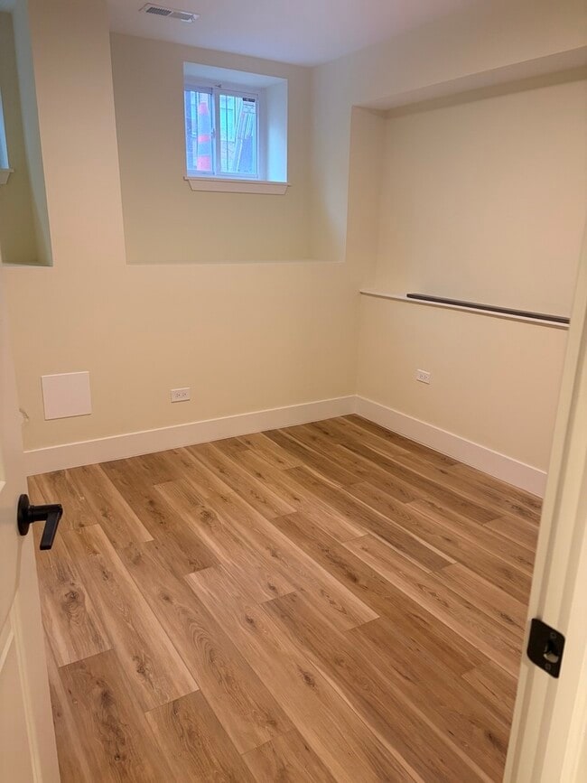 Building Photo - 2719 W Augusta Blvd