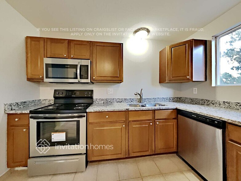 Building Photo - 15831 E Bates Pl