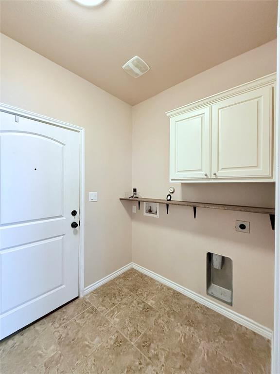 Building Photo - 300 Western Sky Trail