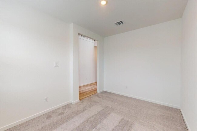 Building Photo - 1203 Sugar Dr