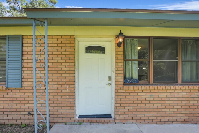 Building Photo - 2222 Bacon Park Dr