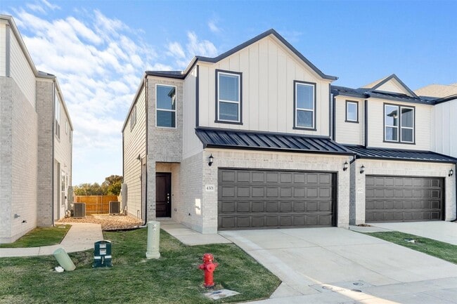 Building Photo - 1955 Settlers Glen Dr